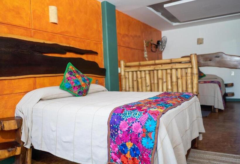 Номер Deluxe, Madre Tierra Hotel & Coworking & Hostal