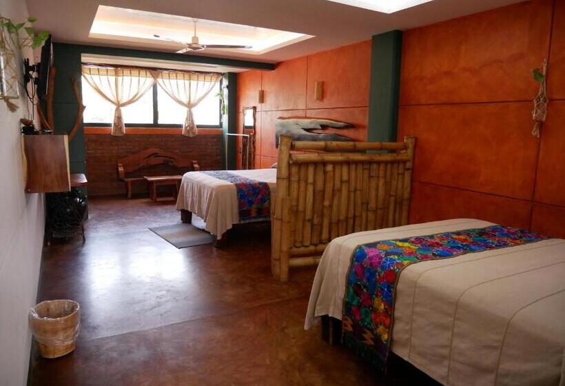 Номер Deluxe, Madre Tierra Hotel & Coworking & Hostal