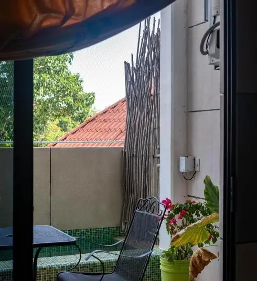 استودیوی استاندارد, Madre Tierra Hotel & Coworking & Hostal