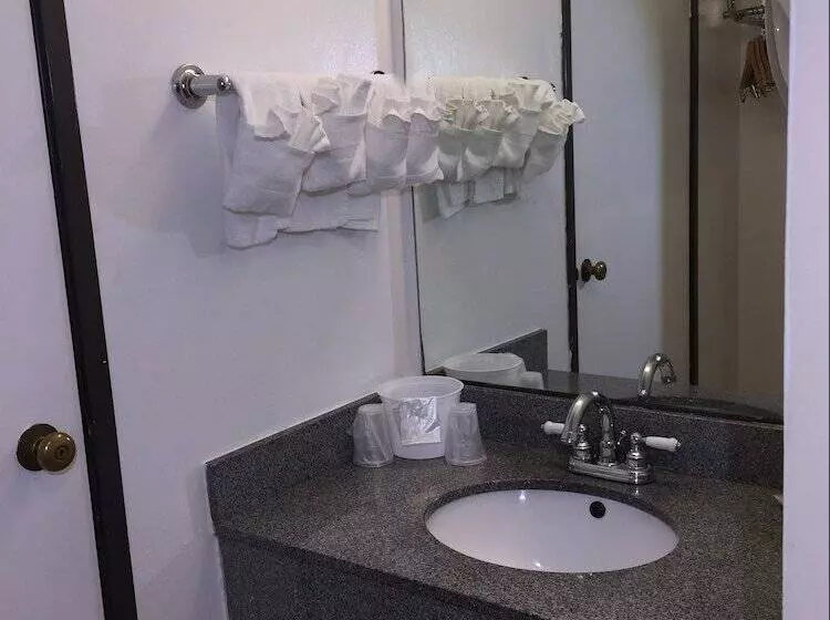 اتاق استاندارد با 2 تخت دوبل, Baymont By Wyndham Ontario