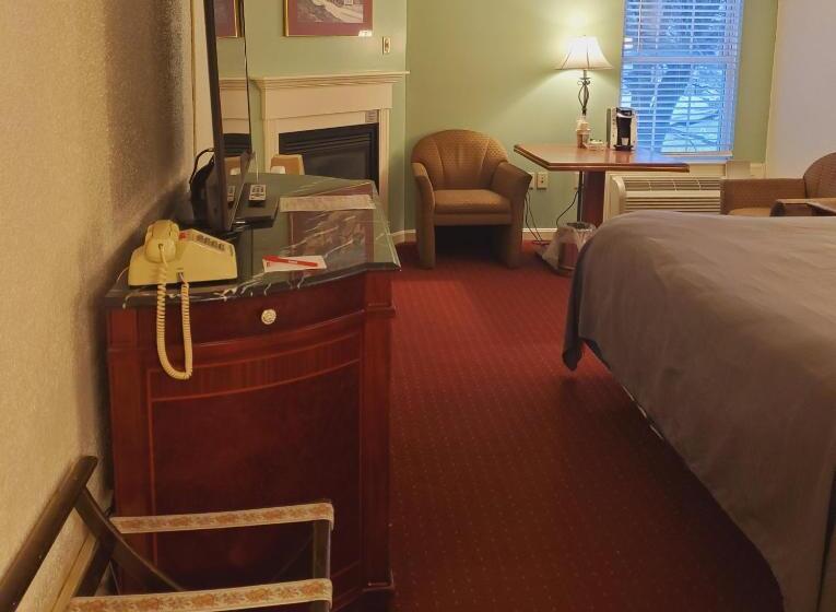 غرفة قياسية سرير كينج, Fireside Inn And Suites Bangor