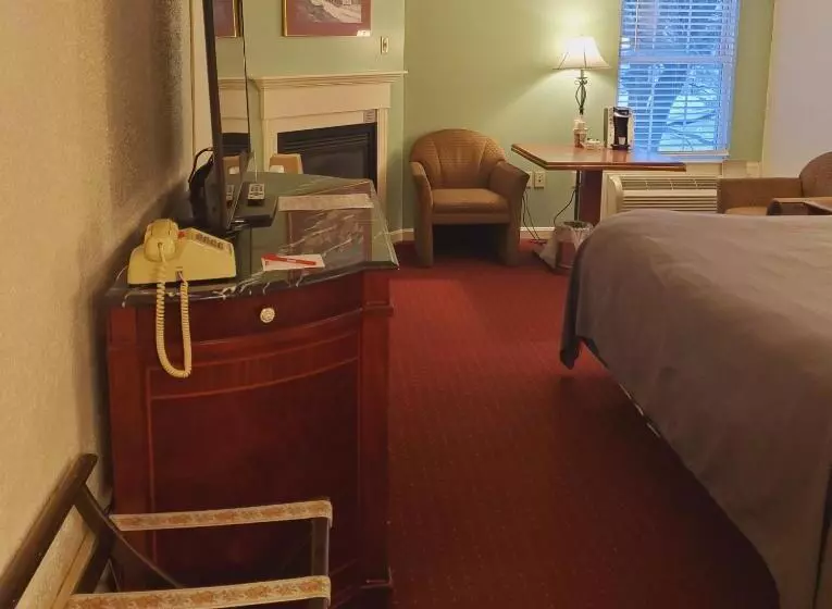 اتاق استاندارد با تخت بزرگ, Fireside Inn And Suites Bangor