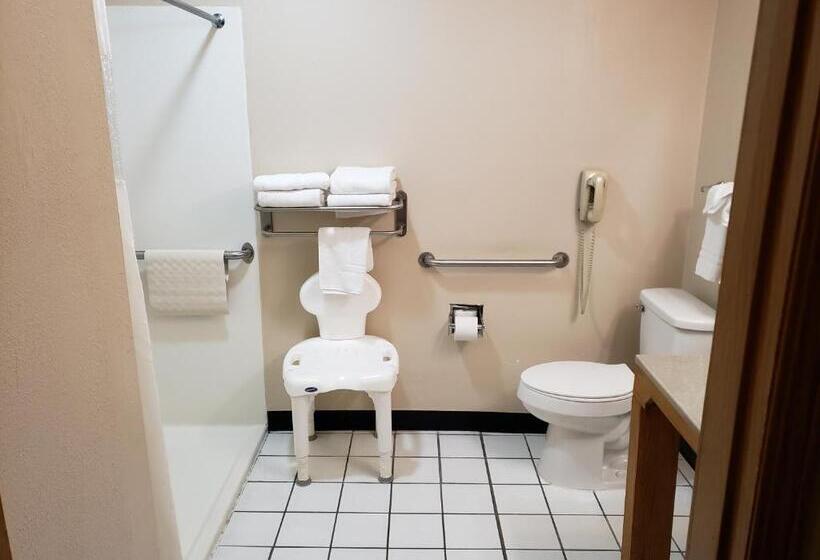 身障者適用キングサイズベッドルーム, Victorian Inn & Suites York