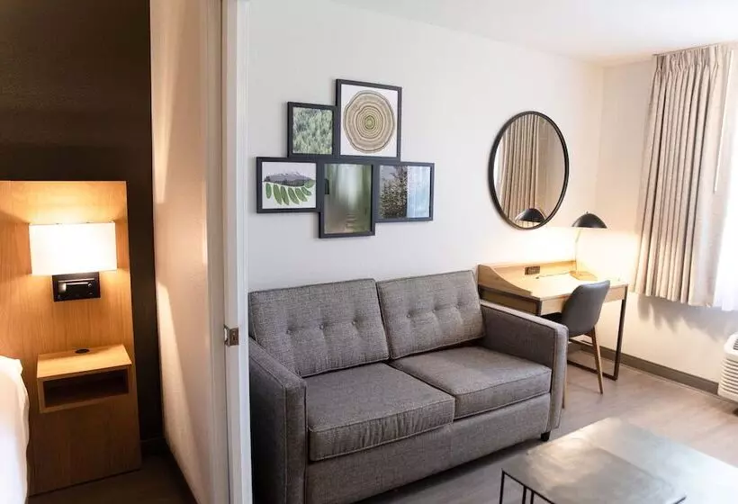 エクゼクティブスイート, Oxford Suites Redding
