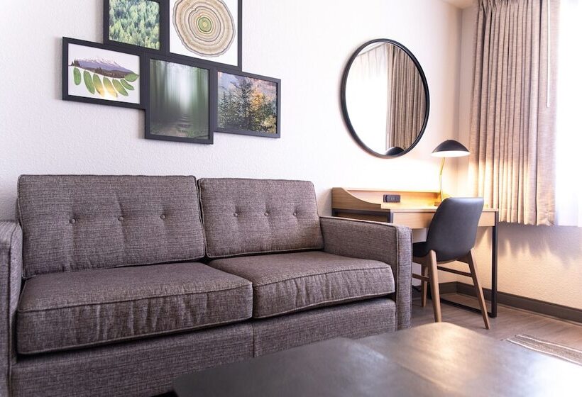 이그제큐티브 스위트, Oxford Suites Redding