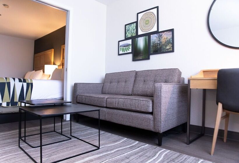 이그제큐티브 스위트, Oxford Suites Redding