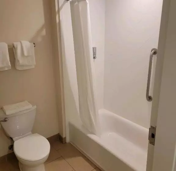 クイーンサイズベッドのスイートルーム, Penn Wells Lodge