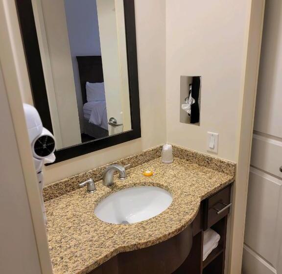 带皇后床的套间, Penn Wells Lodge