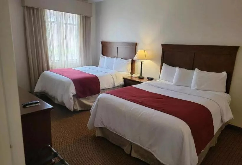 クイーンサイズベッドのスイートルーム, Penn Wells Lodge