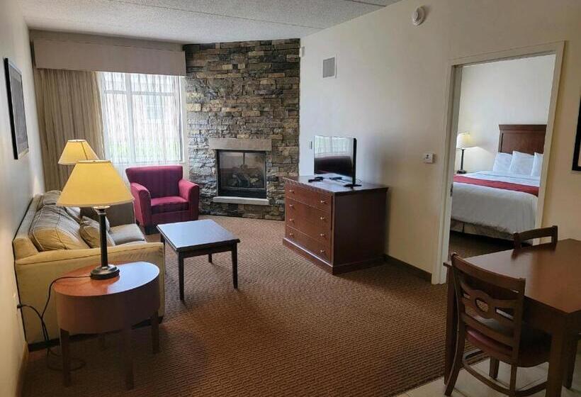 带大床的套房, Penn Wells Lodge