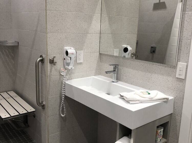 חדר סטנדרט מותאם לאדם עם מוגבלויות, Ponce De Leon