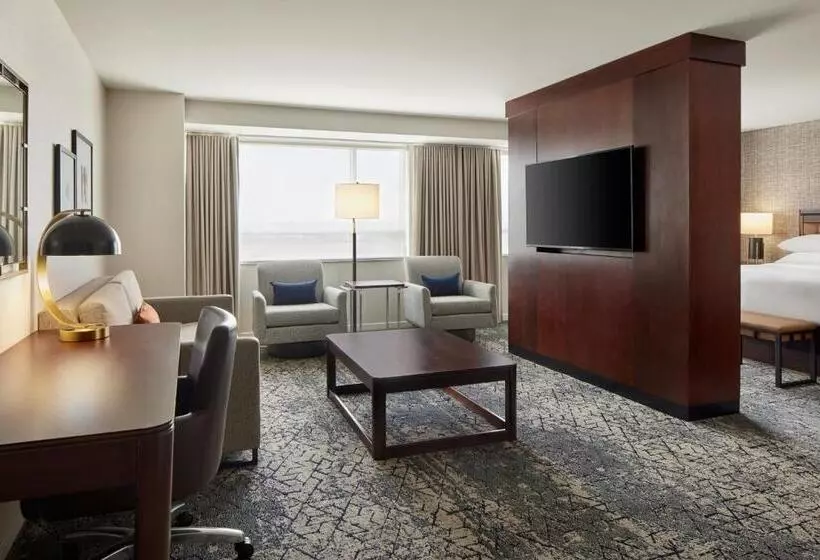 キングサイズベッド、シティビューデラックスルーム, Sheraton Valley Forge King Of Prussia