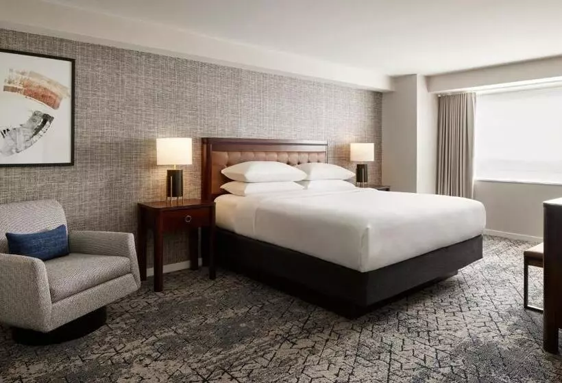 キングサイズベッドのスイートルーム, Sheraton Valley Forge King Of Prussia