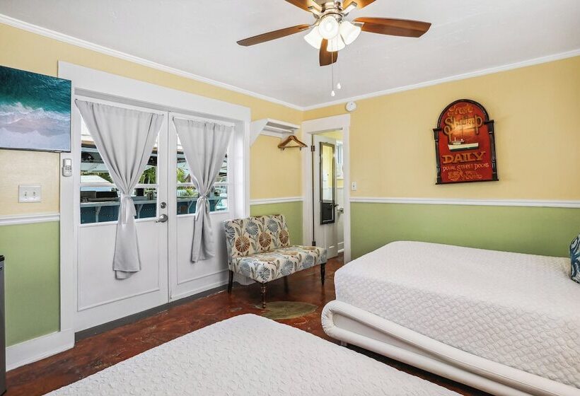 스탠다드 룸 더블 침대 2개, The Palms