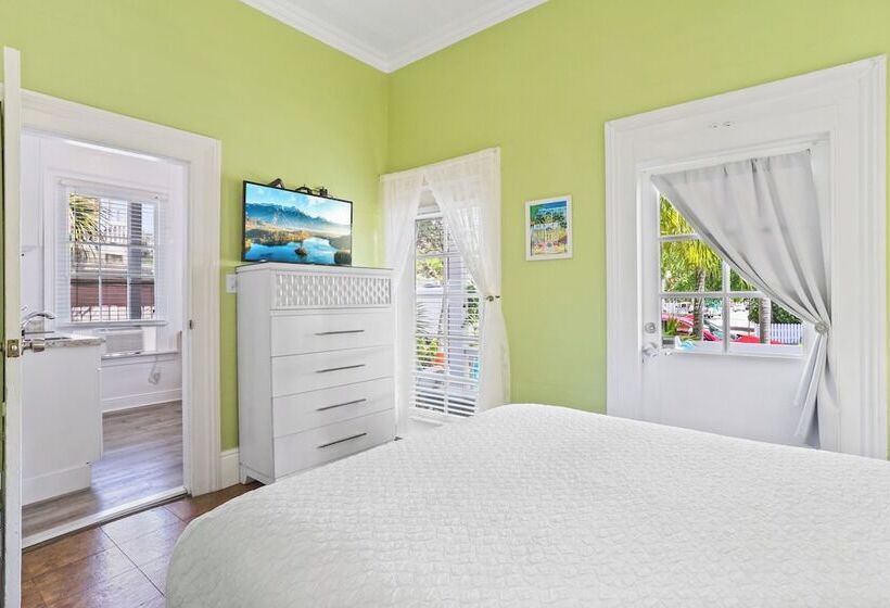 주니어 스위트, The Palms