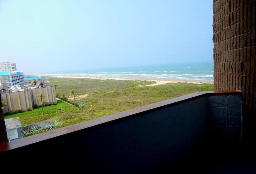 غرفة قياسية إطلالة جانبية علي البحر, Padre South Hotel On The Beach