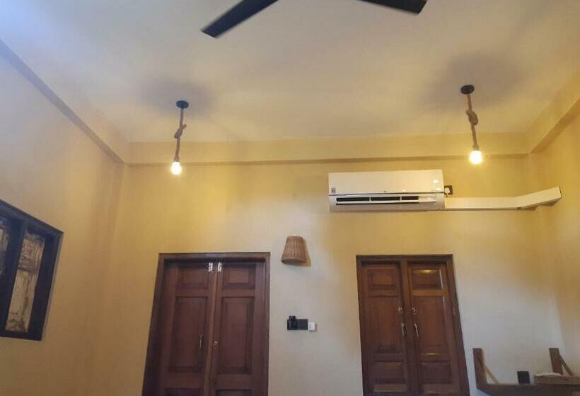 اتاق لوکس خانوادگی, Agro Village Resort , Kalpitiya