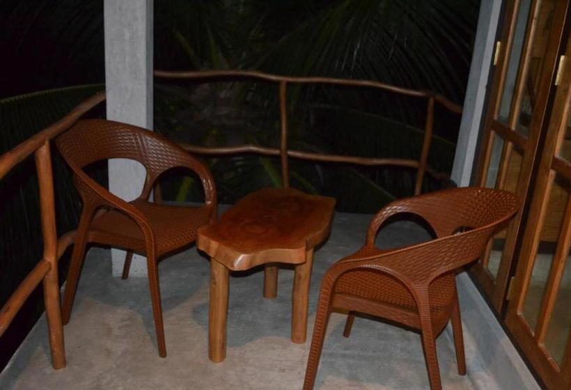 اتاق استاندارد با تراس, Agro Village Resort , Kalpitiya