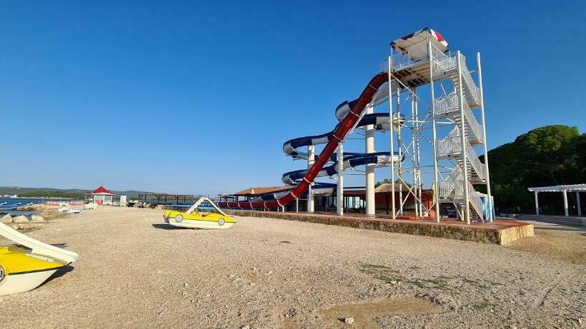 Дом 1 Спальня, Mobile Home Tim