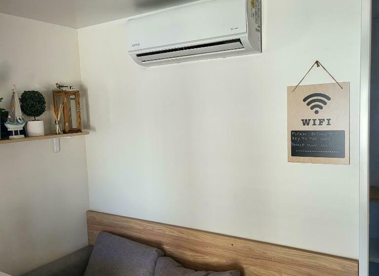 منزل غرفة نوم واحدة, Mobile Home Tim