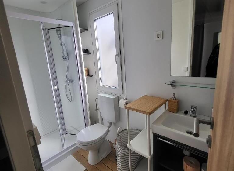 منزل غرفة نوم واحدة, Mobile Home Tim