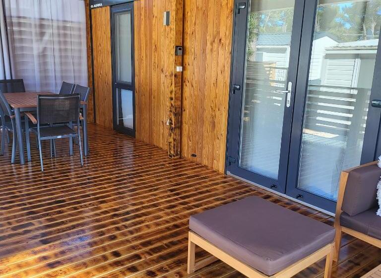 منزل غرفة نوم واحدة, Mobile Home Tim