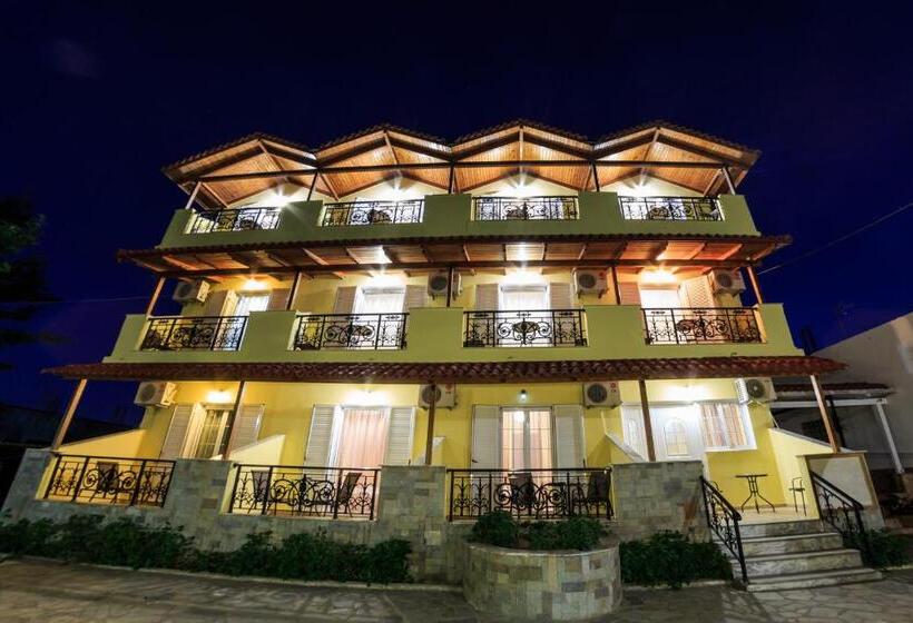 اتاق استاندارد چهارنفره با بالکن, Zante Bay Studios