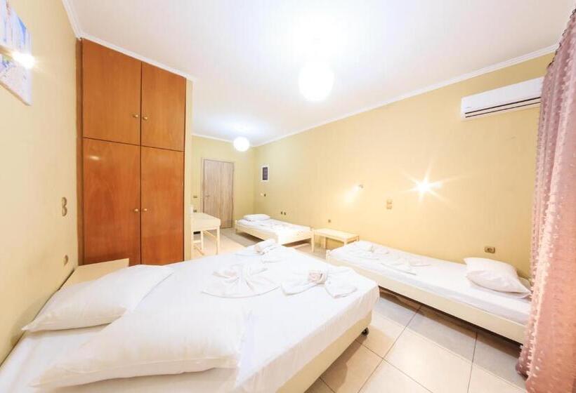 اتاق استاندارد چهارنفره با بالکن, Zante Bay Studios