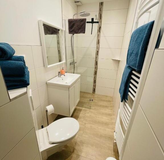 إستوديو قياسى, Brauhaus Und Pension Babben