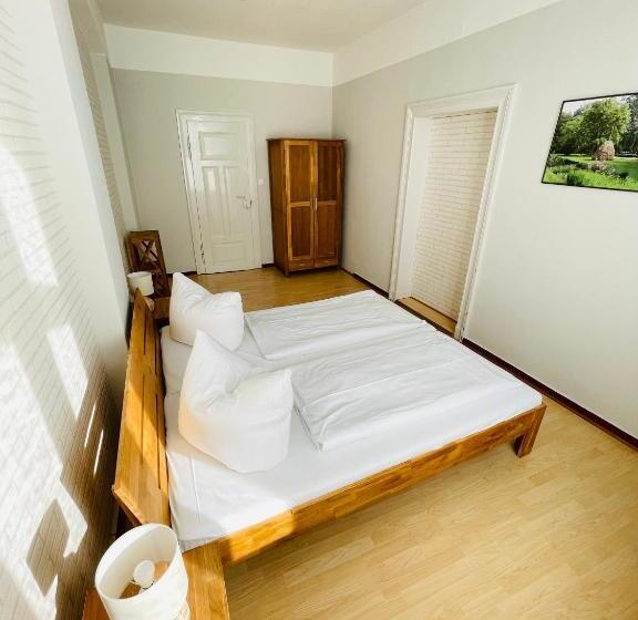 إستوديو قياسى, Brauhaus Und Pension Babben