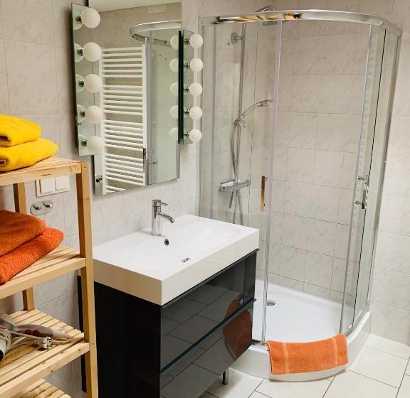 إستوديو ديلوكس, Brauhaus Und Pension Babben