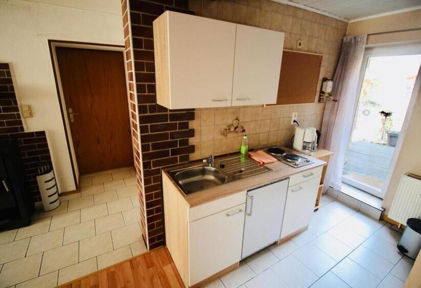 إستوديو قياسى, Brauhaus Und Pension Babben