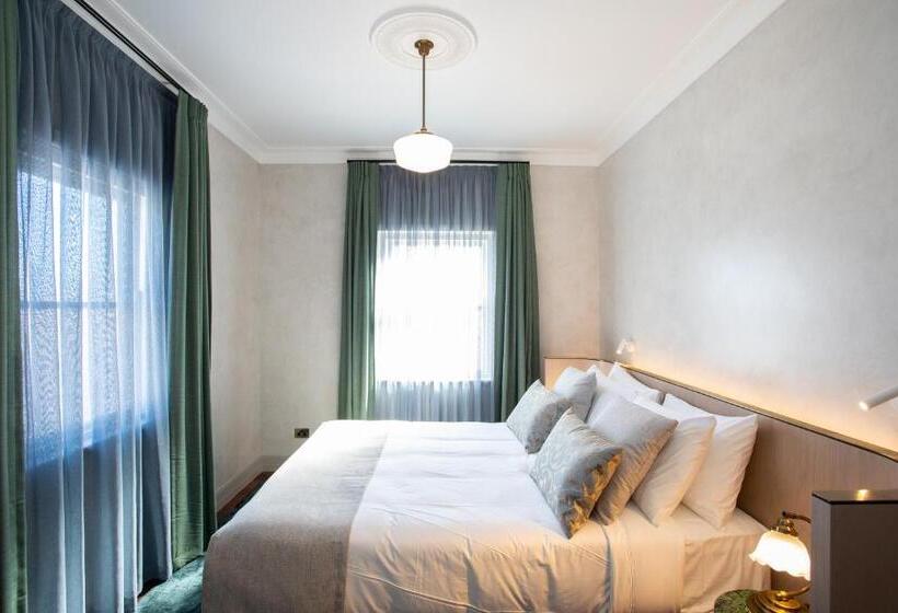 سوییت خانوادگی, Tattersalls