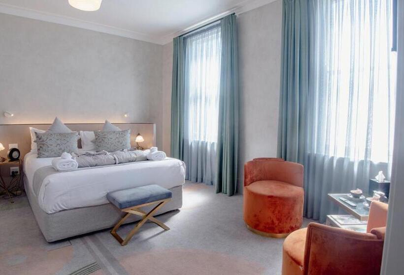 اتاق استاندارد برای معلولان, Tattersalls