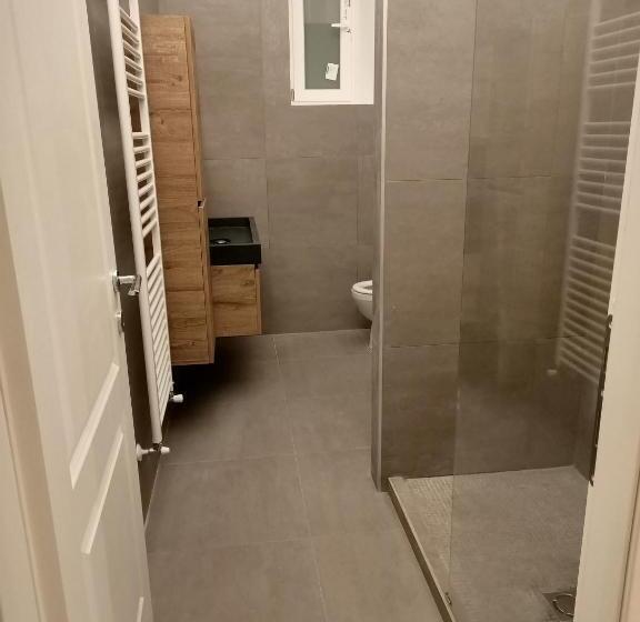 Ortak Banyolu Standart Dört Kişilik Oda, Affittacamere Monumentale