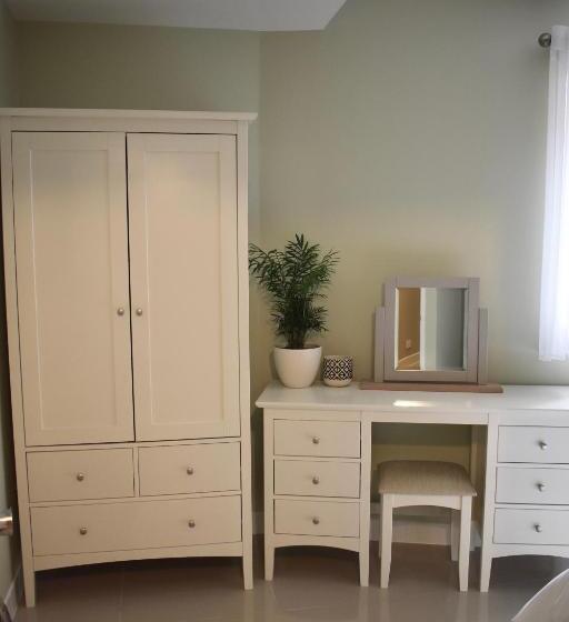 Номер Стандарт Трехместный, The Spinney