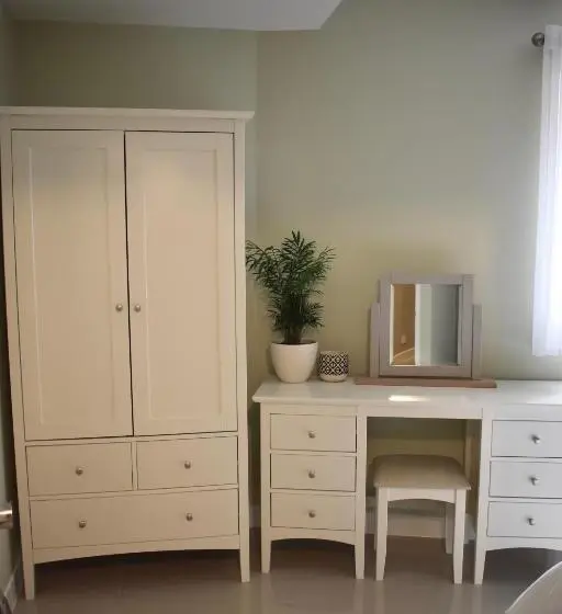 Habitació Triple Estàndard, The Spinney