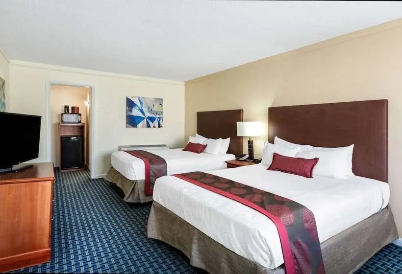 Deluxe-huone, Ramada By Wyndham Virginia Beach