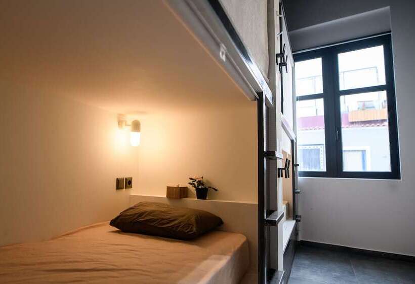 سرير فى غرفة مشتركه, Iconic Athens Hostel