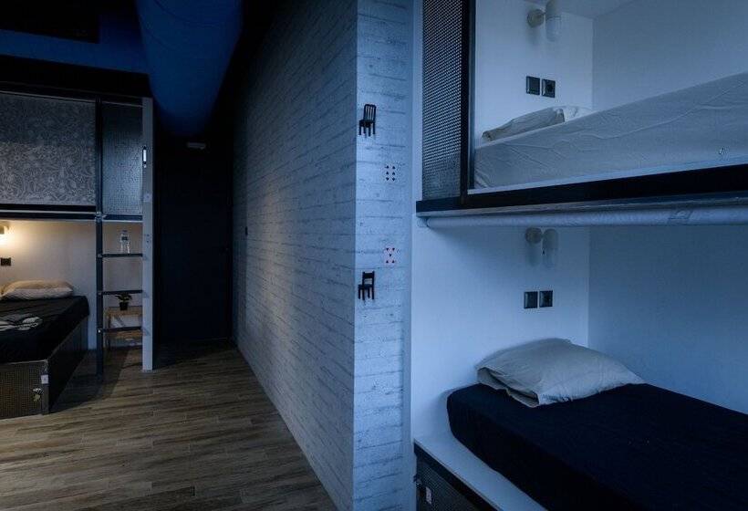 سرير فى غرفة مشتركه, Iconic Athens Hostel
