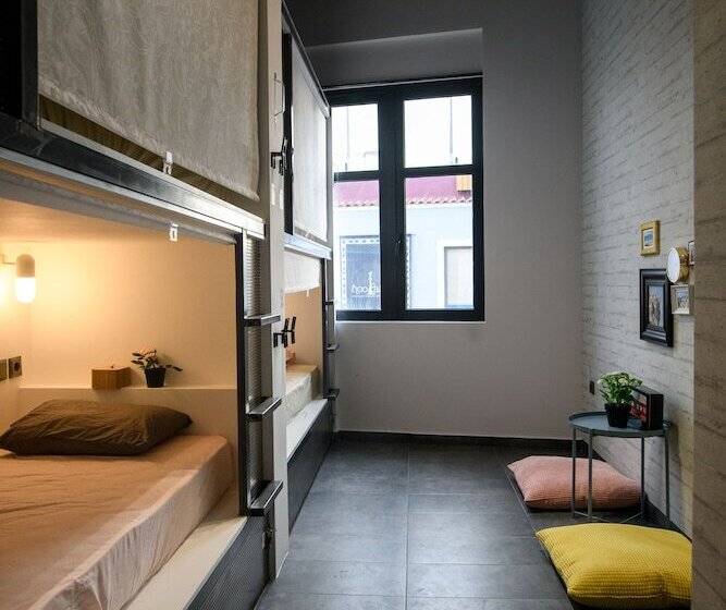 سرير فى غرفة مشتركه, Iconic Athens Hostel