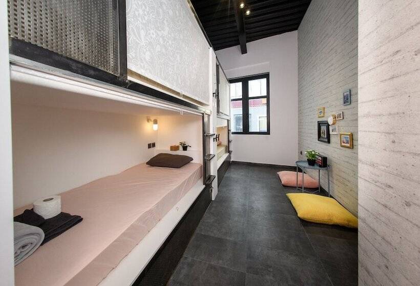 سرير فى غرفة مشتركه, Iconic Athens Hostel