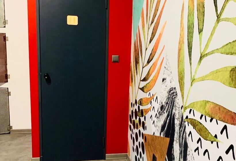 سرير فى غرفة مشتركه, Iconic Athens Hostel