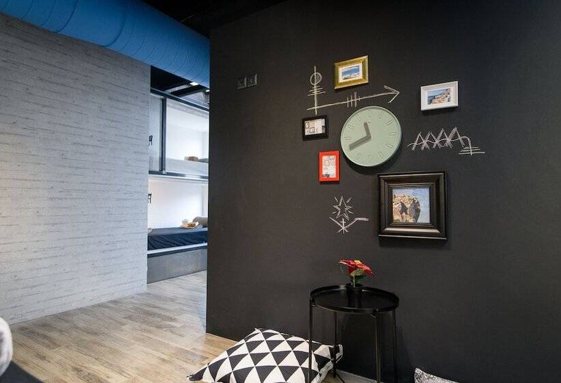 سرير فى غرفة مشتركه, Iconic Athens Hostel