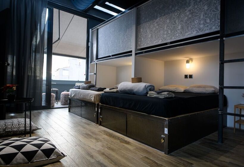 공동 객실, Iconic Athens Hostel