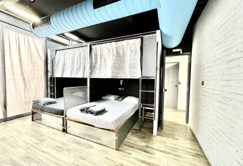 سرير فى غرفة مشتركه, Iconic Athens Hostel