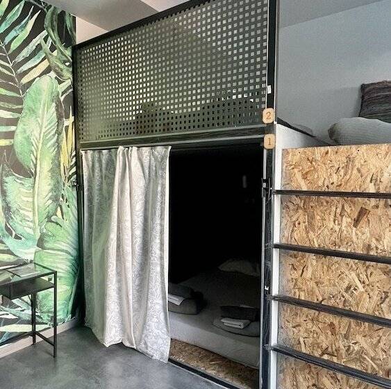 سرير فى غرفة مشتركه, Iconic Athens Hostel