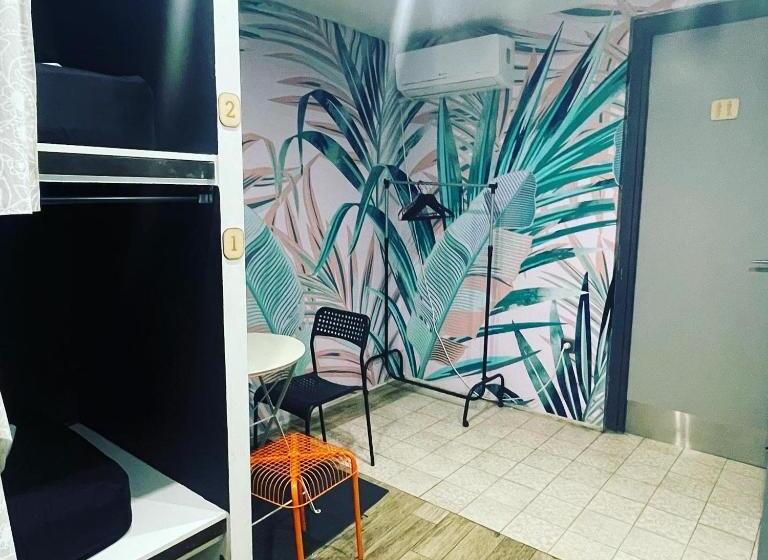 سرير فى غرفة مشتركه, Iconic Athens Hostel