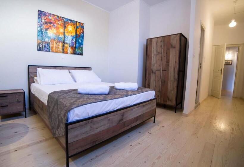 Superior Room, One Three One   In The Heart Of Athens