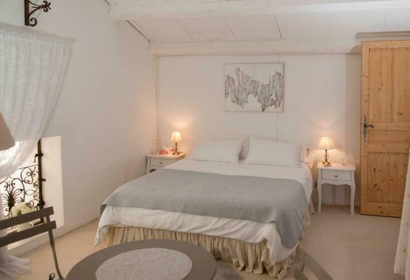 キングサイズベッドのスタンダードルーム, Sinti